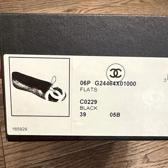 Vintage CHANEL Black and White Quilted Flats - Picture 6 of 8